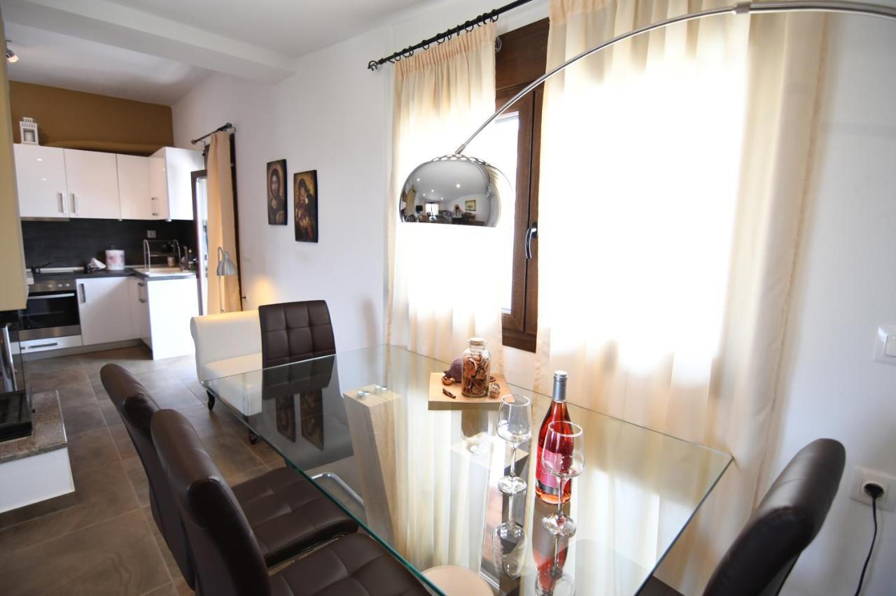 Theasis Luxury Panoramic Penthouse Apartment เนโอสมาร์มาราส ภายนอก รูปภาพ